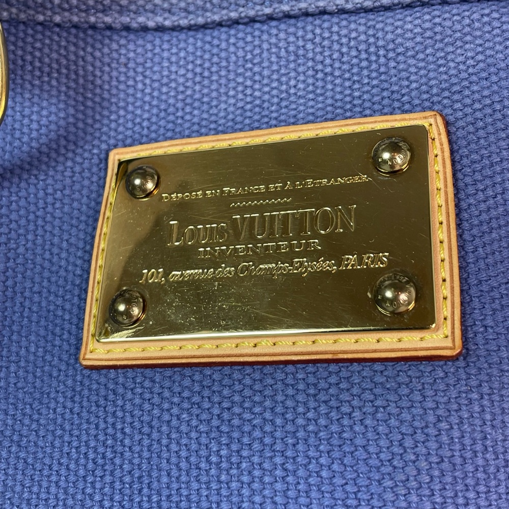 Louis Vuitton Antigua
Cabas Blue MM Tote Bag - Picture 4 of 17